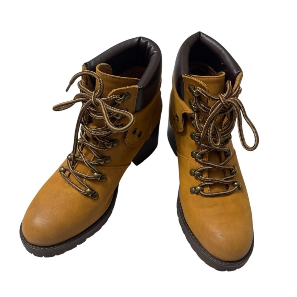 NWOTs Wren Lug Sole Tan Hiker Boots from Maurices size 7 1/2 - Picture 2 of 10